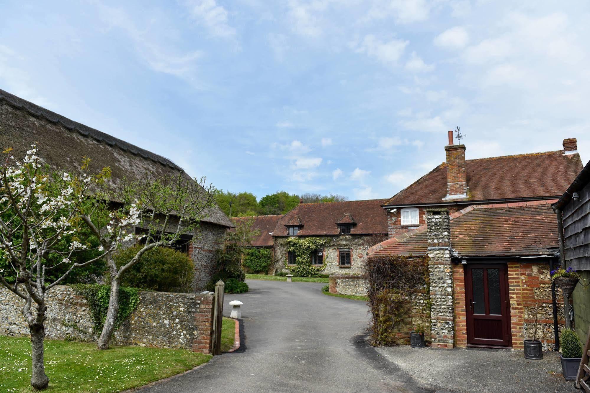 Old Selden Farm B&B Clapham  Bagian luar foto