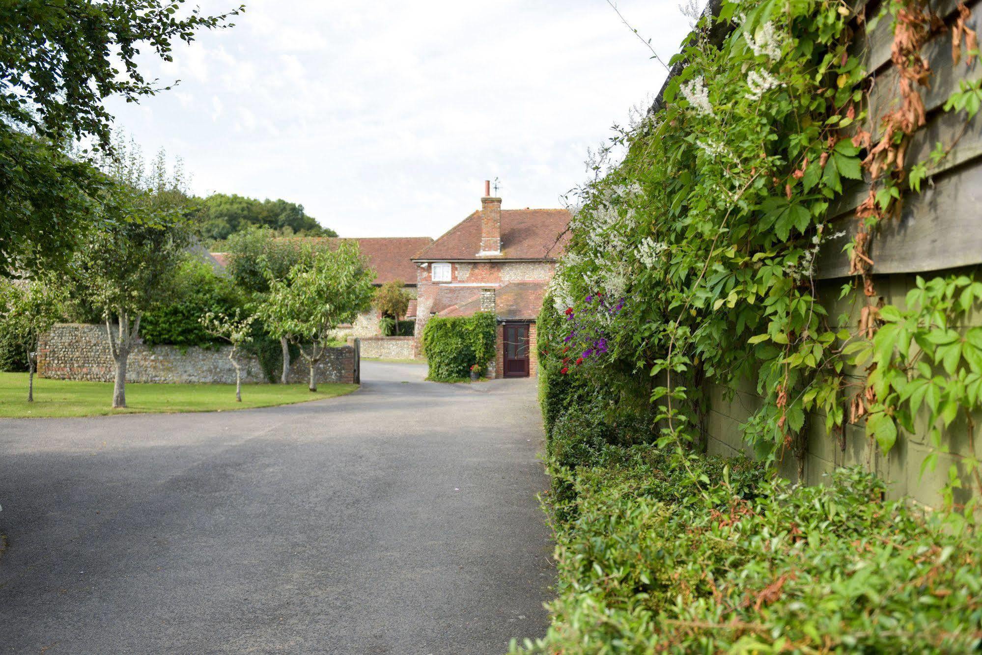 Old Selden Farm B&B Clapham  Bagian luar foto